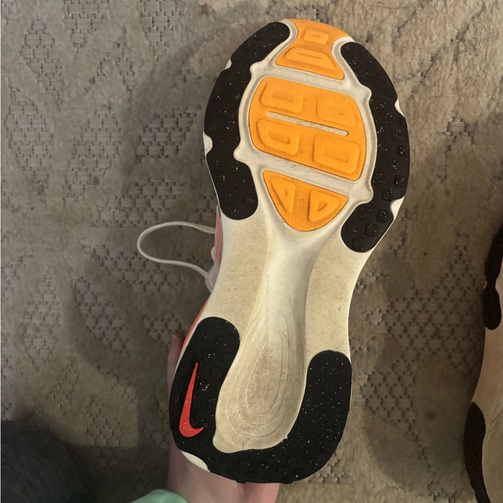 Nike Women’s Shoes - Picture 7 of 9
